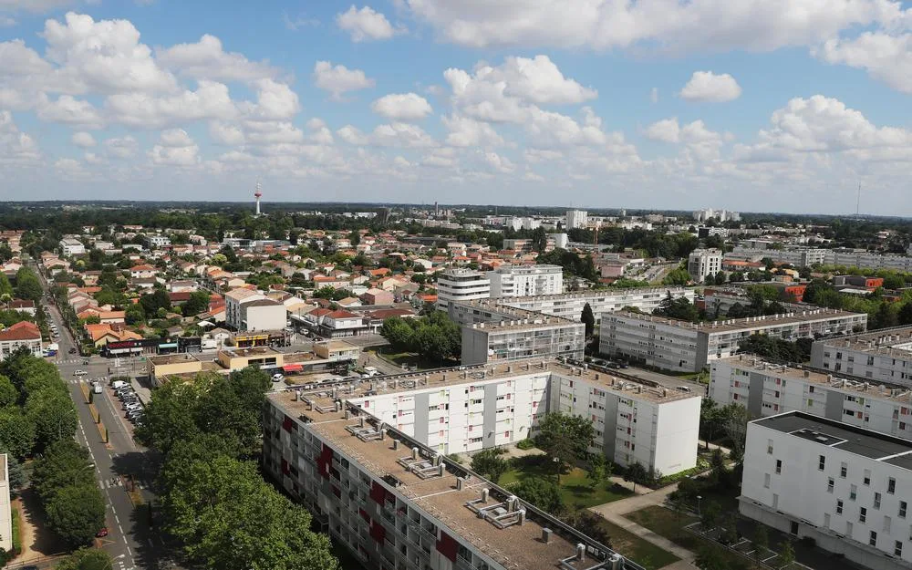 Vue aérienne de Cenon, rive droite de Bordeaux